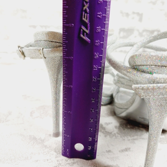 New Nine West Loomay Silver Strappy 4" Open Toe Stiletto V764 - Picture 6 of 9